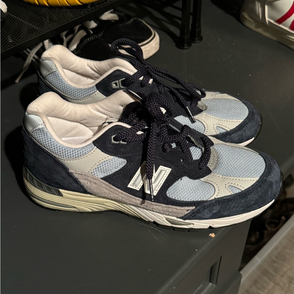 New Balance Men's Navy and Light Gray Sneakers